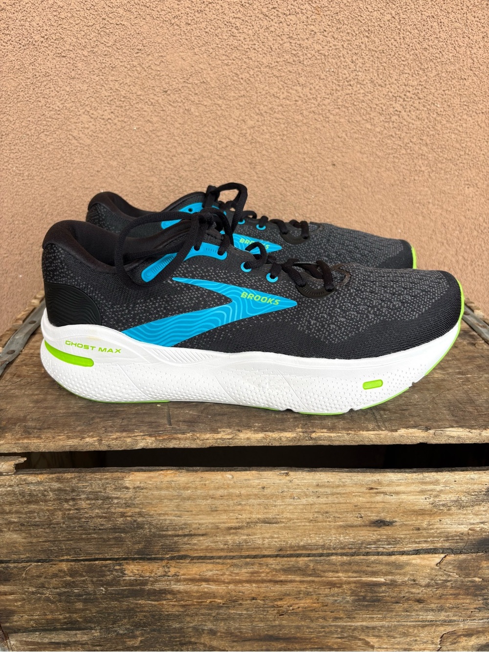 Brooks Ghost Max Men’s Running Shoe in Black/Artic Blue Colorway